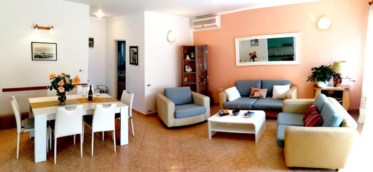 House Manola Villa โรวีน ภายนอก รูปภาพ