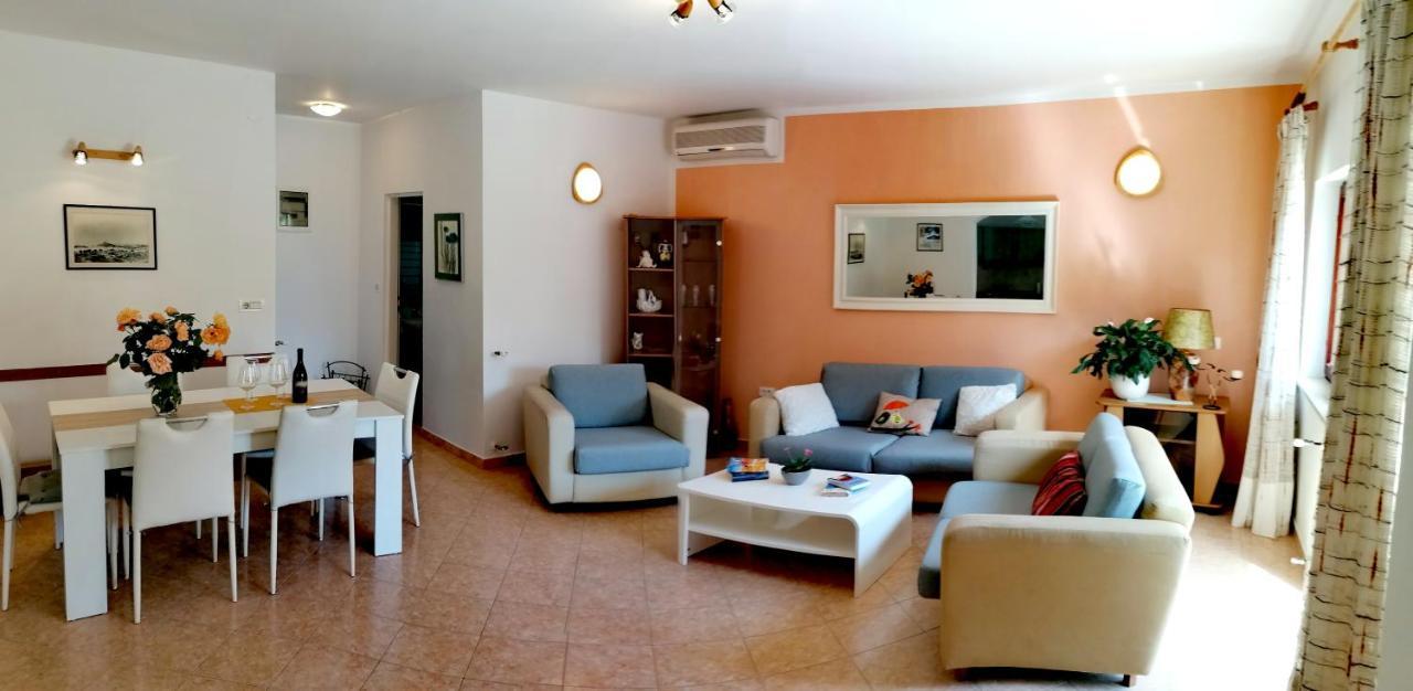 House Manola Villa โรวีน ภายนอก รูปภาพ