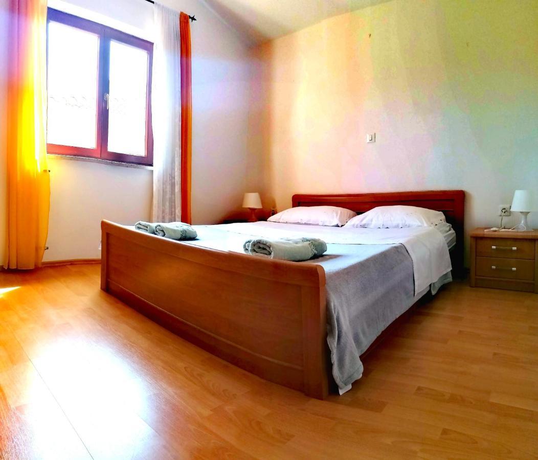 House Manola Villa โรวีน ภายนอก รูปภาพ